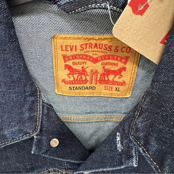 Levi’s Strauss &‎ Co Men Denim Blue Trucker Jacket Standard Fit size XL